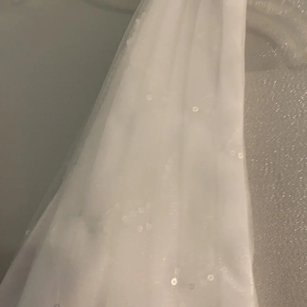 Wedding gown - Picture 9 of 12